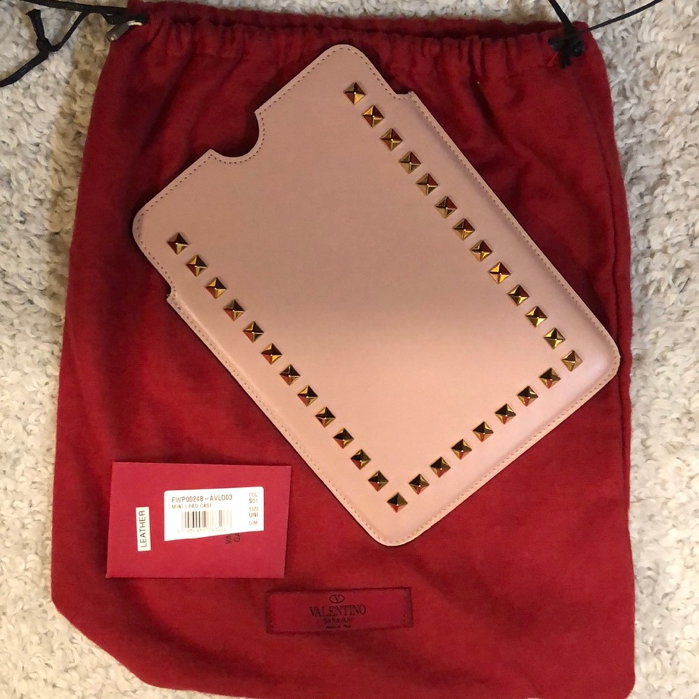 Valentino Garavani Rockstud Mini Ipad Case
